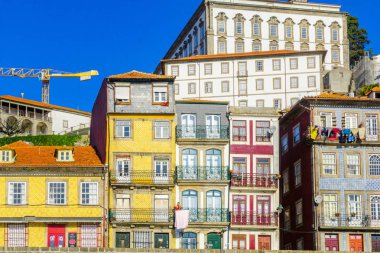 Porto Ribeira (riverside), sahne