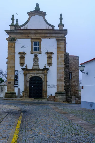 Dos Frandes Trinos kostel v Mirandě do Douro — Stock fotografie