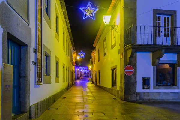 Karácsonyra a Miranda díszített Street do Douro — Stock Fotó
