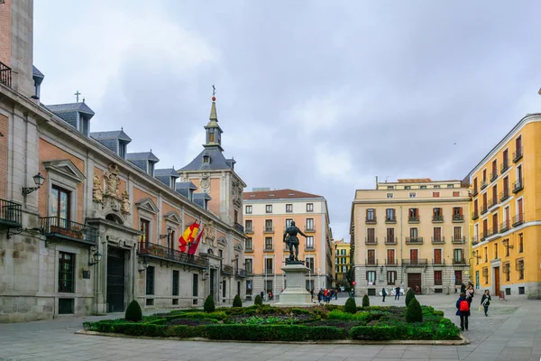 Plaza de la Villa, в Мадриде — стоковое фото