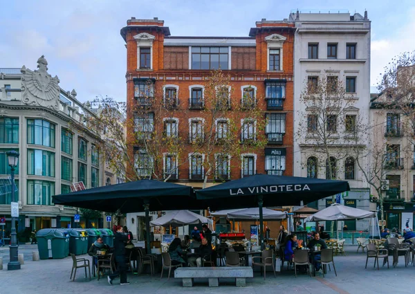 Plaza de Santa Ana, in Madrid — Stockfoto