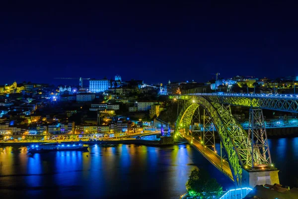 Dom Luis I Bridge, and the Ribeira, in Porto — Stock Photo, Image
