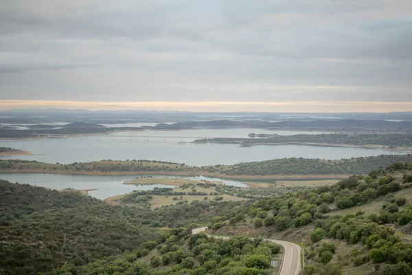 Vista sobre el lago Alqueva desde Monsaraz — Foto de Stock