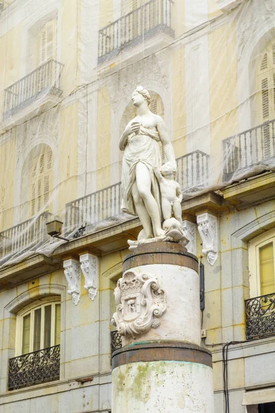 Mariblanca statue,  Puerta del Sol square, Madrid — Stok fotoğraf