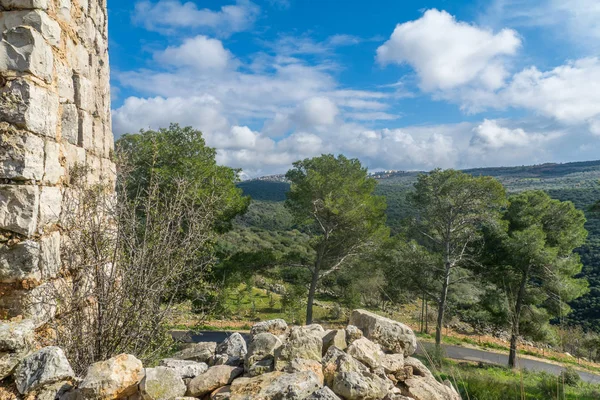 Yehiam pevnost a Stream, v západní horní Galilea — Stock fotografie