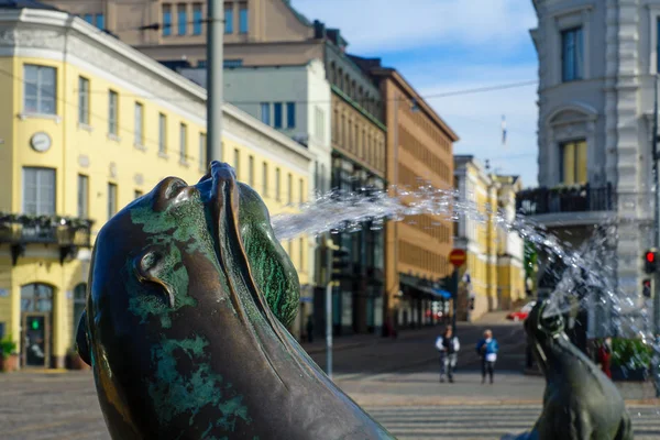 Havis 阿曼达雕像和喷泉，在赫尔辛基 — 图库照片