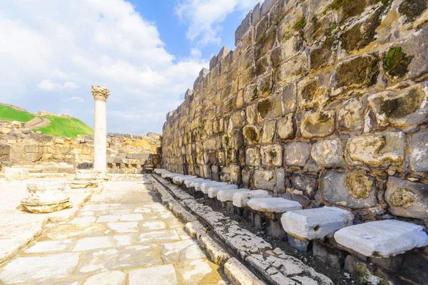 Toilettes publiques romaines dans l'ancienne ville de Bet Shean — Photo