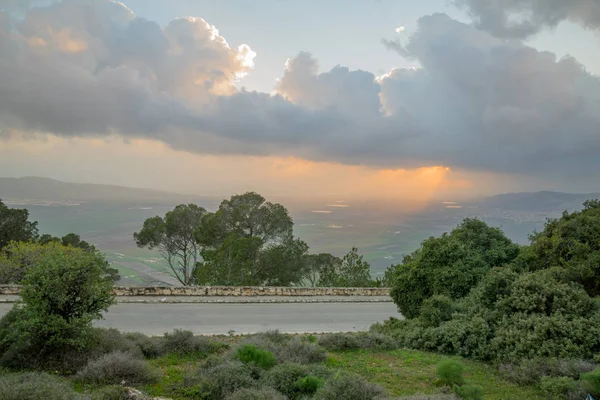 Sonnenuntergang Blick auf das Jezreel-Tal vom Berg Tabor — Stockfoto