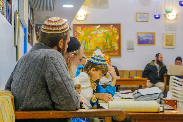 Purim 2018 i den gamla Abuhav synagogan, Safed (Safad) — Stockfoto