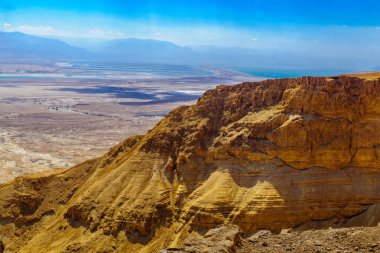 Kayalıklarla ve manzara Dead Sea, Masada görüntülendi