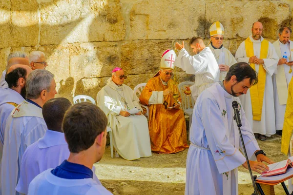 Liturghia solemnă de Paști din bazilica Emmaus-Nicopolis — Fotografie, imagine de stoc