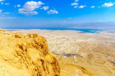 Sur Masada ve ölü deniz manzara