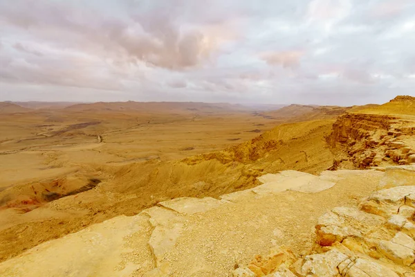 Vista al atardecer de Makhtesh (cráter) Ramon — Foto de Stock