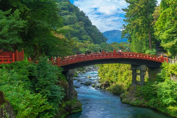 Ponte Shinkyo do outro lado do rio Daiya, em Nikko — Fotografia de Stock