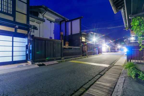 Night view of traditional Japanese houses in Takayama — Stock Photo, Image