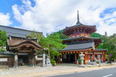 Koya Dağı 'ndaki Jofukuin Tapınağı' nda (Koyasan) Manihouto Pagoda