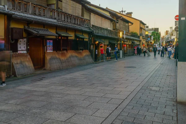 Hanamikoji Dori utca, Gion kerület, Kiotó — Stock Fotó