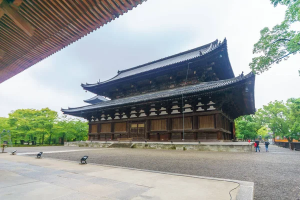 Kondo or Golden Hall of To-Ji temple, Kyoto — стокове фото