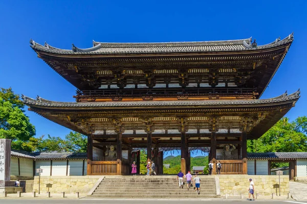 Niomon z chrámu Ninna-ji, Kjóto — Stock fotografie