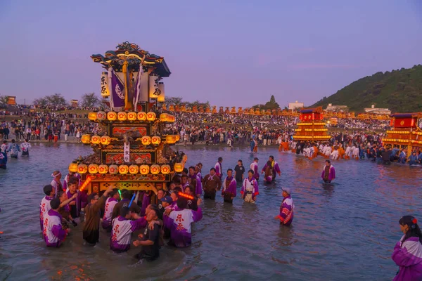 Attraversamento del fiume - Festival del Santuario di Saijo Isono — Foto Stock