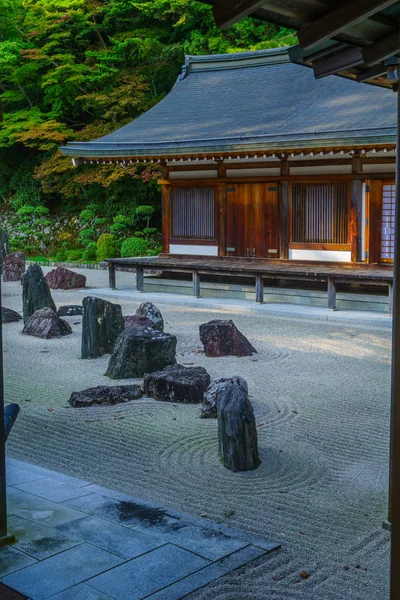 Koya山(Koyasan)的日本岩石花园) — 图库照片