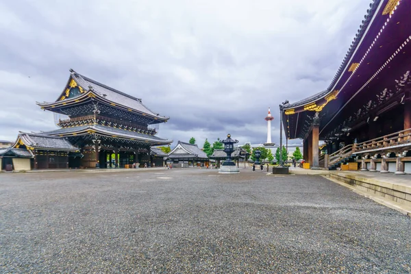 Shinshuhonbyo Mieido-mon Puerta del templo Higashi Hongan-ji, K — Foto de Stock