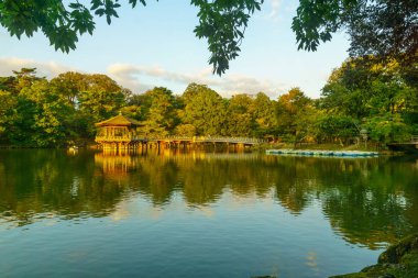 Nara 'daki Mangetsu-ji, ya da Ukimido (Pavilion).