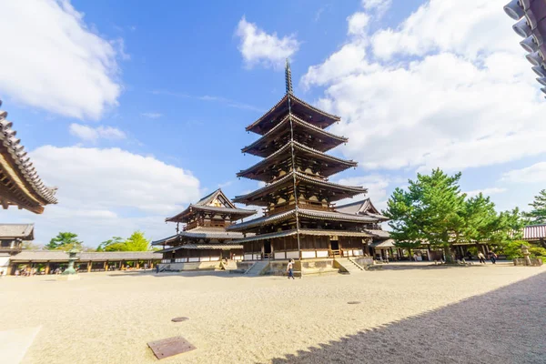 Horyu-ji pagoda, en Ikaruga, Nara — Foto de Stock