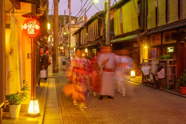 Alley Gion kerületben, Kiotóban — Stock Fotó