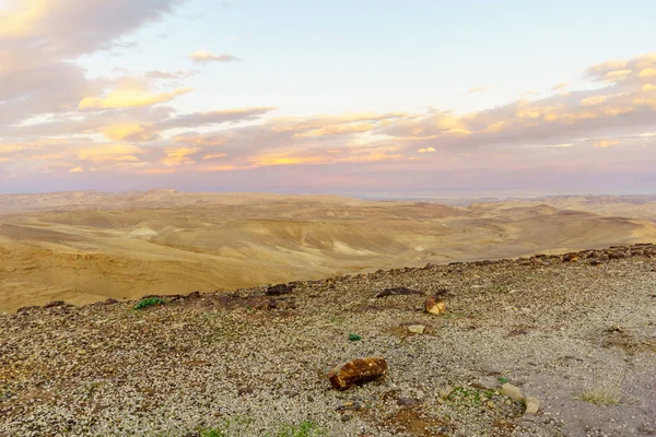 Vista al tramonto del deserto giudaico e del Mar Morto — Foto Stock