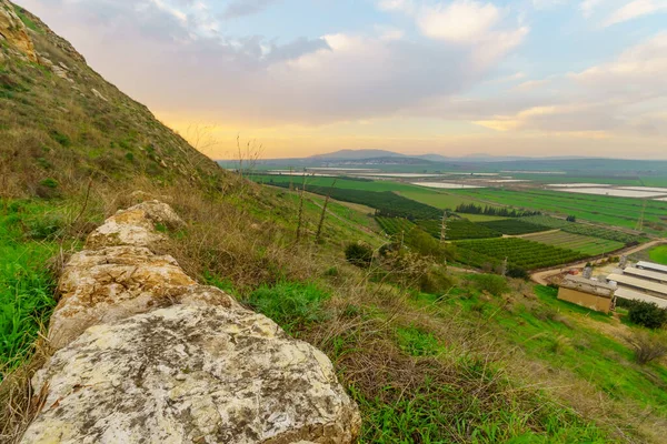 Jezreel Vadisi 'nin doğu kısmının gün batımı manzarası — Stok fotoğraf