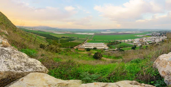 Vista al atardecer de la parte oriental del valle de Jezreel — Foto de Stock