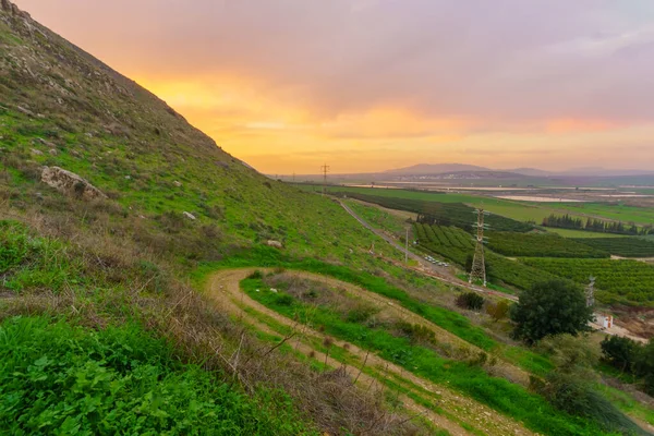 Jezreel Vadisi 'nin doğu kısmının gün batımı manzarası — Stok fotoğraf