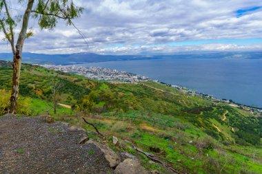Celile Denizi 'nin batısından bak.