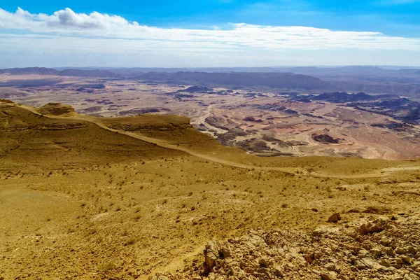 Paisaje de Makhtesh (cráter) Ramón (desde el monte Ardon ) — Foto de Stock