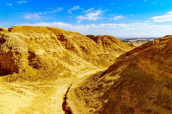 Paisaje de las rocas de marga lissan a lo largo del Camino de la Paz de Arava — Foto de Stock