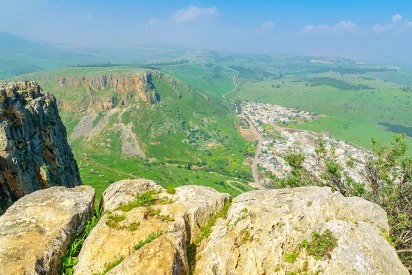 北イスラエル ニタイ山とワディ ハマム村のアルベル山からの景観 — ストック写真