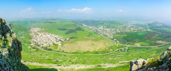 パノラマの景色は ワディ ハマム村 ミグダル ガリラヤ湖とアルベル山を形成します 北イスラエル — ストック写真