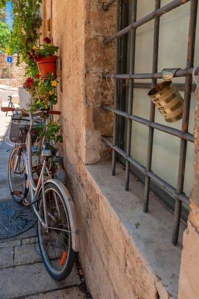 Jaffa Israël Juni 2011 Zicht Een Steegje Met Een Fiets — Stockfoto