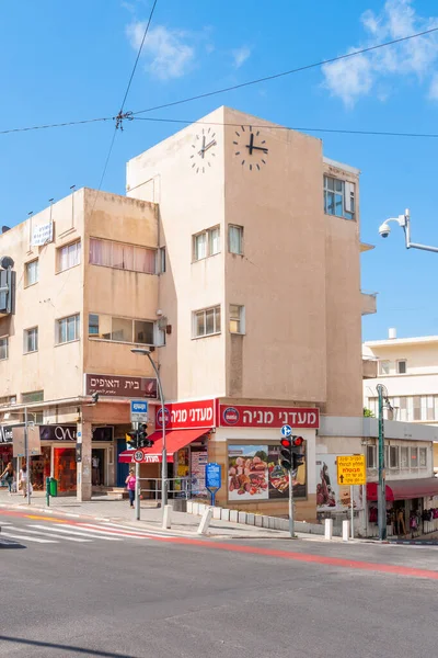 Haifa Israël Mei 2014 Zicht Het Historisch Klokkenhuis Met Lokale — Stockfoto