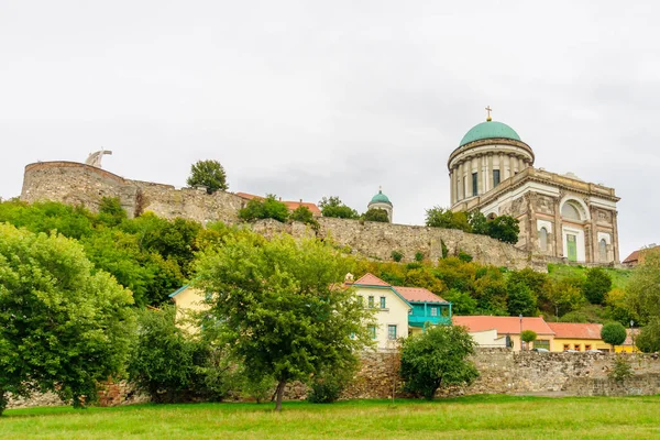 Esztergom Maďarsko Září 2013 Pohled Baziliku Esztergom Maďarsko — Stock fotografie