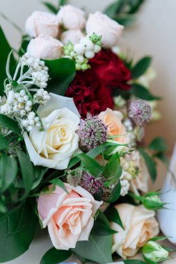 Taze çiçek buketi yakın..