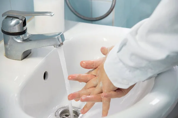 Man Washes His Hands Protect Himself Virus — Stock Photo, Image