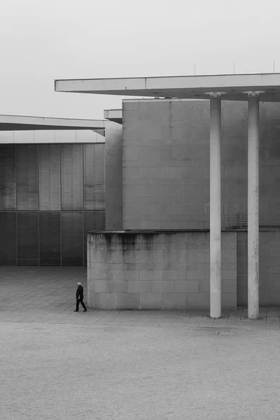 Vnější strana výstavní síně Bundeskunsthalle, Bonn, Německo — Stock fotografie