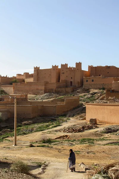 Kasbah Ait Ben Haddou dans le désert du Maroc — Photo