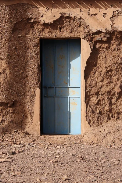 Vieille porte historique super colorée au Maroc — Photo