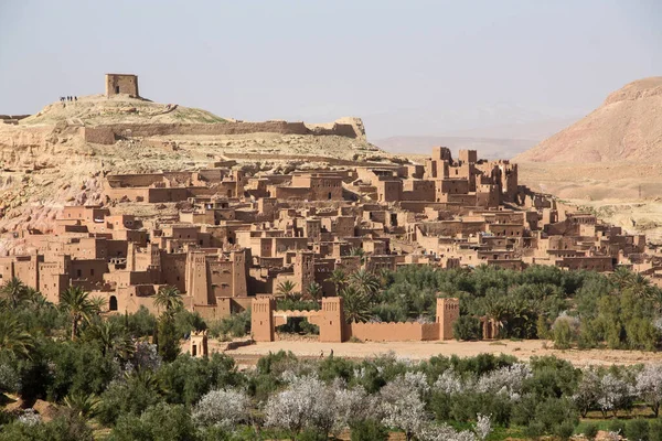 Kasbah Ait Ben Haddou dans le désert du Maroc — Photo