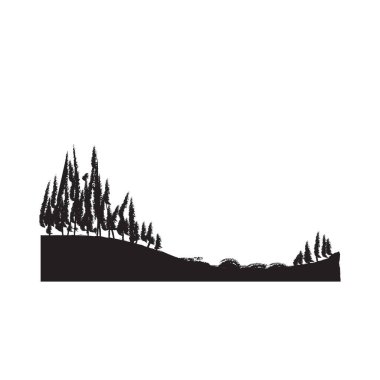 Tepedeki ağaçların silueti