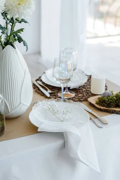 Pasen Feestelijke Elegante Home Table Setting Decor Versierde Tafel Voor — Stockfoto