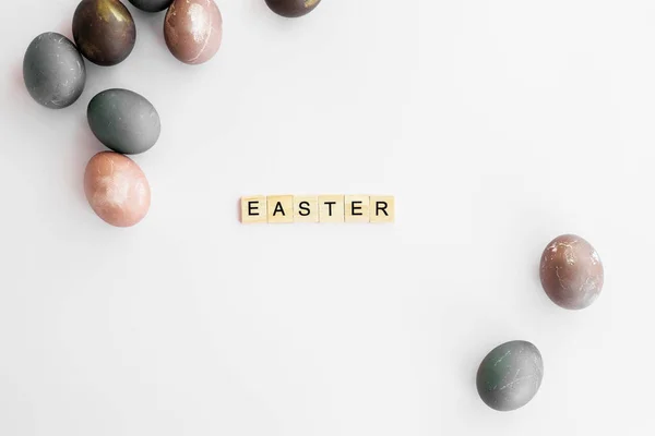 Easter Eggs Word Easter Written Scrubble Letters Isolated Pink Background — Stock Photo, Image